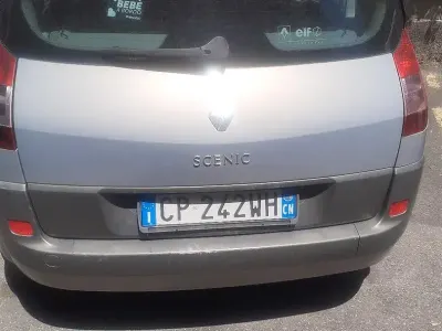 Usata Renault Scenic E-Tech 130 CV (95 kW) 2010 Grigio Utilitaria