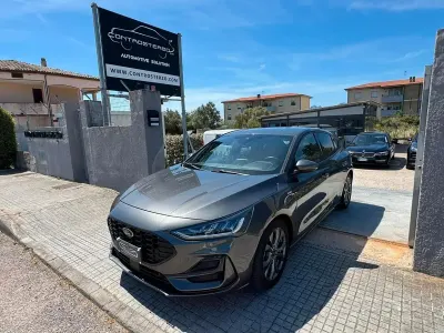 Usata Ford Focus ST-Line 120 CV (88 kW) 2022 Grigio Berlina