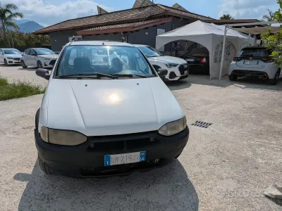Usata Fiat Strada 69 CV (50 kW) 2000 Bianco Pick-up