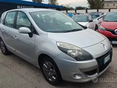Usata Renault Scenic E-Tech 110 CV (80 kW) 2011 Arancione Monovolume
