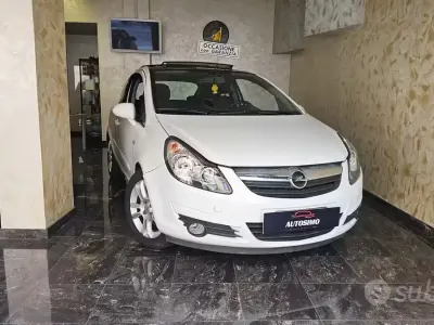 Używany Opel Corsa Sport 80 KM (58 kW) 2007 Biały Hatchback