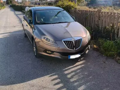 Usata Lancia Delta 190 CV (139 kW) 2009 Utilitaria