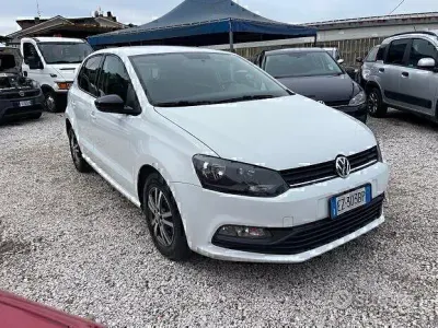 Usado VW Polo 75 CV (55 kW) 2015 Blanco Berlina