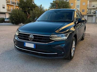 Begagnad VW Tiguan Life 150 HK (110 kW) 2021 Grön SUV