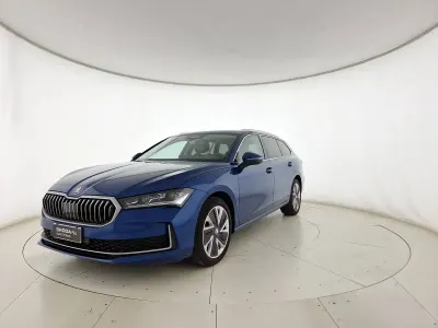 Usata Skoda Superb Style 150 CV (110 kW) 2025 Blu cobalto metallizzato Station wagon