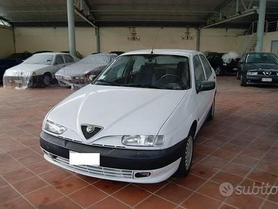 Second-hand Alfa Romeo 146 103 CP (75 kW) 1998 Alb Hatchback