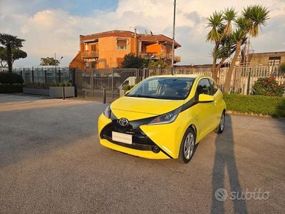 Usata Toyota Aygo Cool 69 CV (50 kW) 2017 Giallo Utilitaria