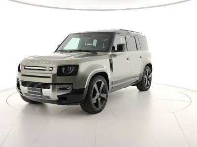Usata Land Rover Defender SE 200 CV (147 kW) 2023 Grasmere green SUV