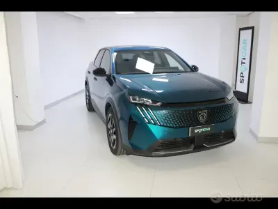 Usata Peugeot e-3008 103 kW (141 CV) 2025 Bluazzurro SUV