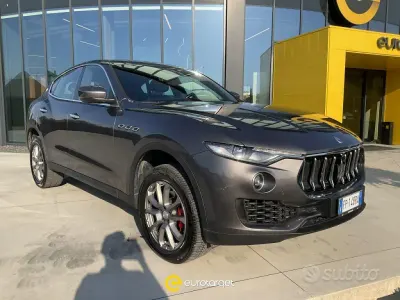 Usata Maserati Levante 275 CV (202 kW) 2018 Grigio SUV