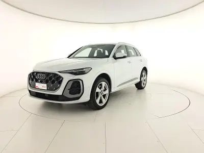 Nuova Audi Q5 S-Line 204 CV (150 kW) 2025 Bianco ghiacciaio metallizzato SUV