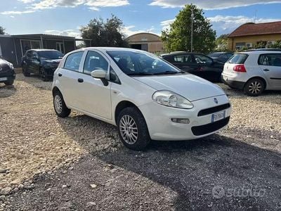 Usata Fiat Punto Lounge 77 CV (56 kW) 2016 Bianco Utilitaria