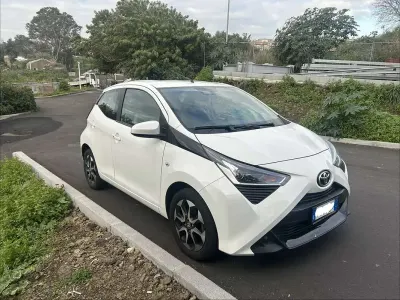 Usata Toyota Aygo X-clusiv 72 CV (52 kW) 2021 Bianco Utilitaria