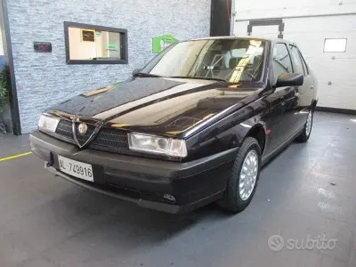 Usata Alfa Romeo 155 165 CV (121 kW) 1992 Blu Berlina