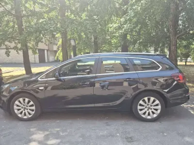 Usata Opel Astra Sport 136 CV (100 kW) 2017 Nero Monovolume