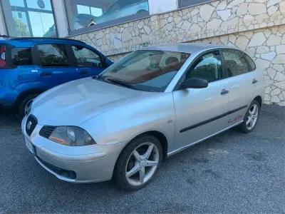 Usata Seat Ibiza 75 CV (55 kW) 2003 Argento Utilitaria