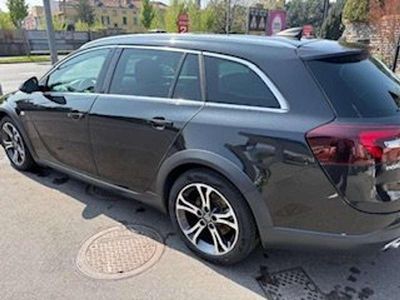 Nero Usata 2016 Opel Insignia Country Tourer Station wagon | 9000 €