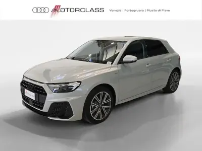 Nuova Audi A1 Sportback S-Line 116 CV (85 kW) 2026 Argento cavo metallizzato Utilitaria
