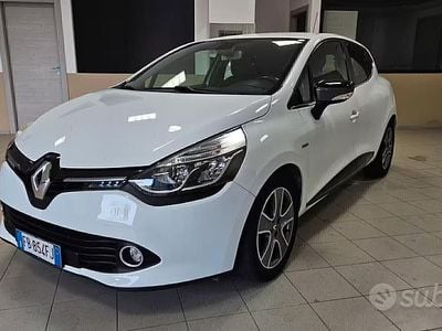 Begagnad Renault Clio IV 75 HK (55 kW) 2015 Vit Sedan