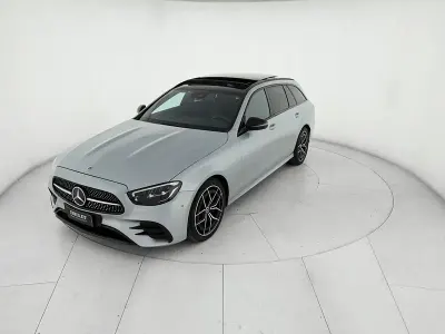 Usata Mercedes E220 Premium 194 CV (142 kW) 2022 Grigio Station wagon