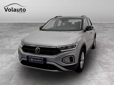 Usata VW T-Roc Life 150 CV (110 kW) 2024 Argento SUV