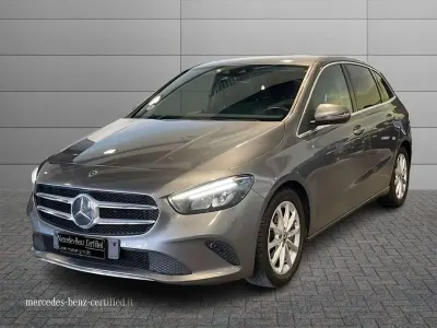 Usata Mercedes B180 Business 116 CV (85 kW) 2020 Grigio metallizzato Utilitaria