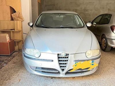 Usata Alfa Romeo 147 105 CV (77 kW) 2004 Grigio Utilitaria