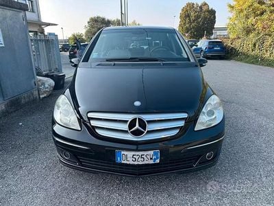 Begagnad Mercedes B200 140 HK (102 kW) 2007 Svart Minibuss