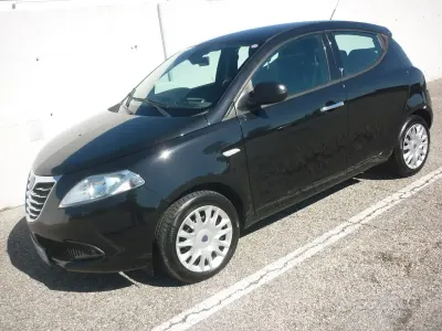 Usata Lancia Ypsilon Silver 69 CV (50 kW) 2014 Nero Utilitaria