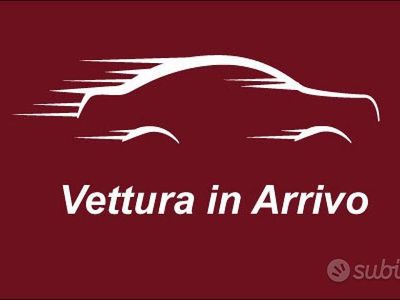 Usata Dacia Duster Lauréate 110 CV (80 kW) 2015 Nero SUV