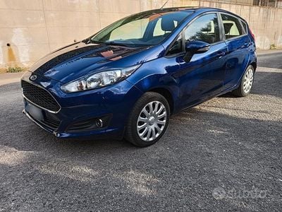 Usata Ford Fiesta 100 CV (73 kW) 2016 Blu Berlina