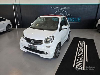 Begagnad Smart ForTwo Cabrio Brabus 109 HK (80 kW) 2018 Vit Cab