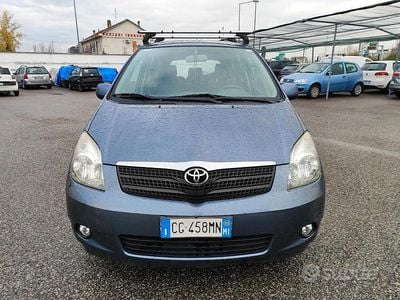 Usata Toyota Corolla Verso 135 CV (99 kW) 2003 Blu Monovolume