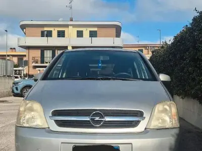 Usata Opel Meriva 101 CV (74 kW) 2004 Grigio Monovolume