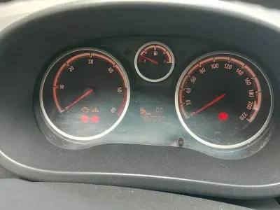 Usata Opel Corsa 75 CV (55 kW) 2009 Nero Utilitaria