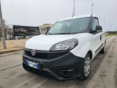 Usata Fiat Doblò 105 CV (77 kW) 2021 Bianco Monovolume