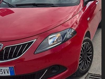 Usata Lancia Ypsilon 69 CV (50 kW) 2024 Rosso Utilitaria