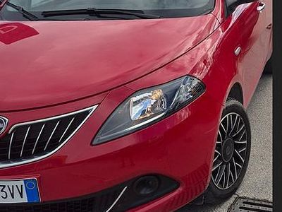 Begagnad Lancia Ypsilon 77 HK (56 kW) 2024 Röd Halvkombi