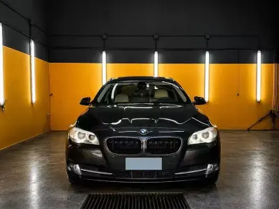Usata BMW 530 Luxury Line 258 CV (189 kW) 2014 Nero Station wagon