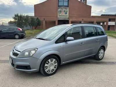 Usata Opel Zafira Cosmo 94 CV (69 kW) 2006 Grigio Monovolume