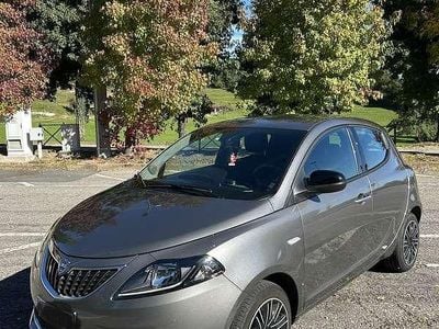 Usata Lancia Ypsilon Gold 69 CV (50 kW) 2022 Grigio Utilitaria