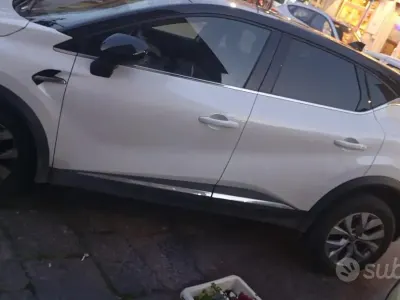 Usata Renault Captur 101 CV (74 kW) 2021 Bianco SUV