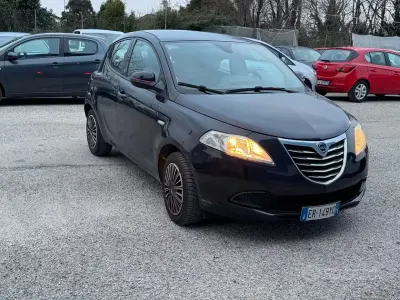 Usata Lancia Ypsilon Silver 69 CV (50 kW) 2013 Nero Utilitaria