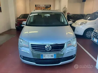 Usata VW Touran Highline 140 CV (102 kW) 2007 Grigio Monovolume