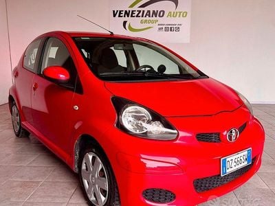 Usata Toyota Aygo 67 CV (49 kW) 2009 Rosso Utilitaria