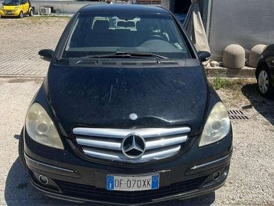 Mercedes B180