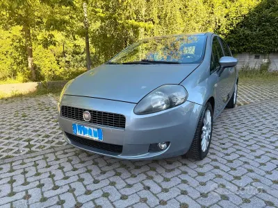 Usata Fiat Grande Punto 65 CV (47 kW) 2008 Grigio Utilitaria