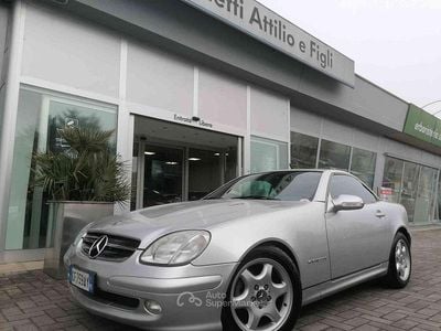 Usata Mercedes SLK200 163 CV (119 kW) 2001 Argento Cabrio