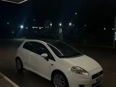 Usata Fiat Grande Punto 90 CV (66 kW) 2007 Utilitaria
