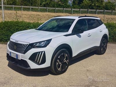 Usado Peugeot 2008 Allure 101 HP (74 kW) 2025 Branco SUV